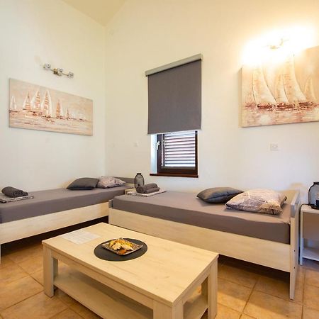 Apartments Ela 诺瓦利娅 外观 照片