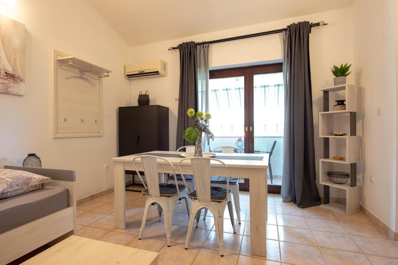 Apartments Ela 诺瓦利娅 外观 照片